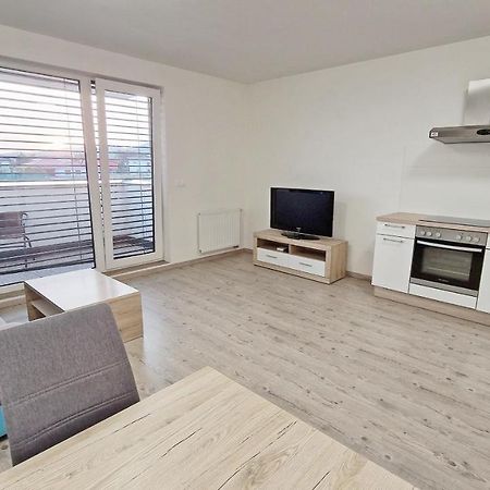 Apartmany Vinohrady เตร็นชีน ภายนอก รูปภาพ