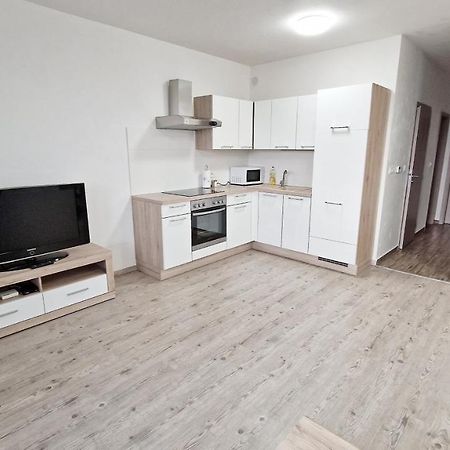 Apartmany Vinohrady เตร็นชีน ภายนอก รูปภาพ