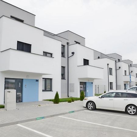 Apartmany Vinohrady เตร็นชีน ภายนอก รูปภาพ