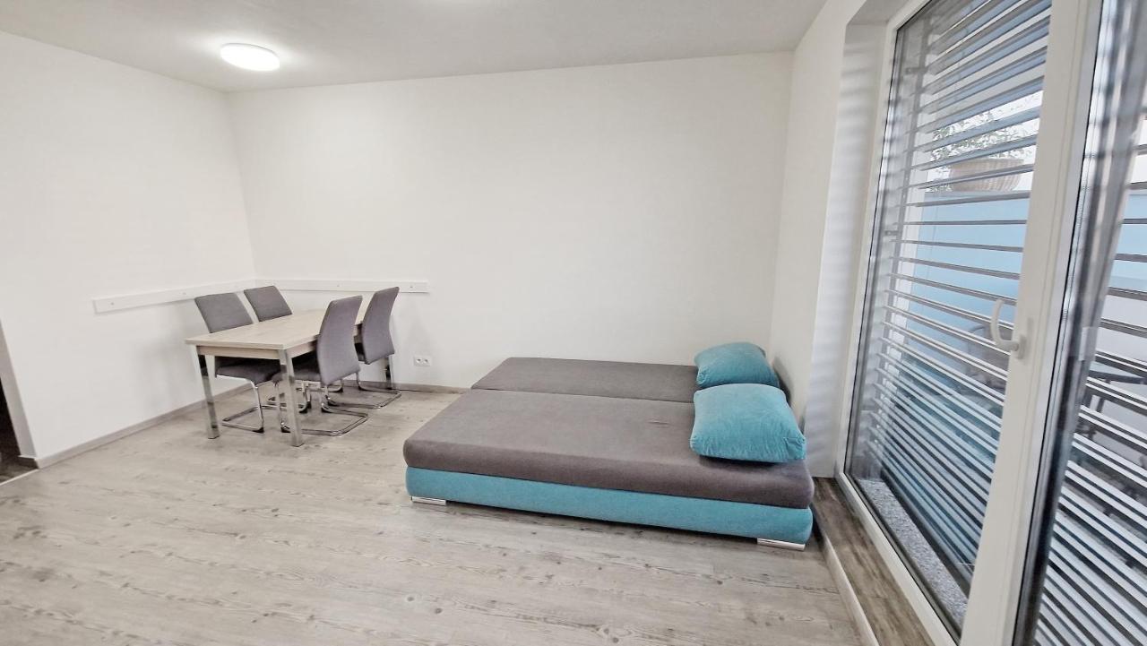 Apartmany Vinohrady เตร็นชีน ภายนอก รูปภาพ