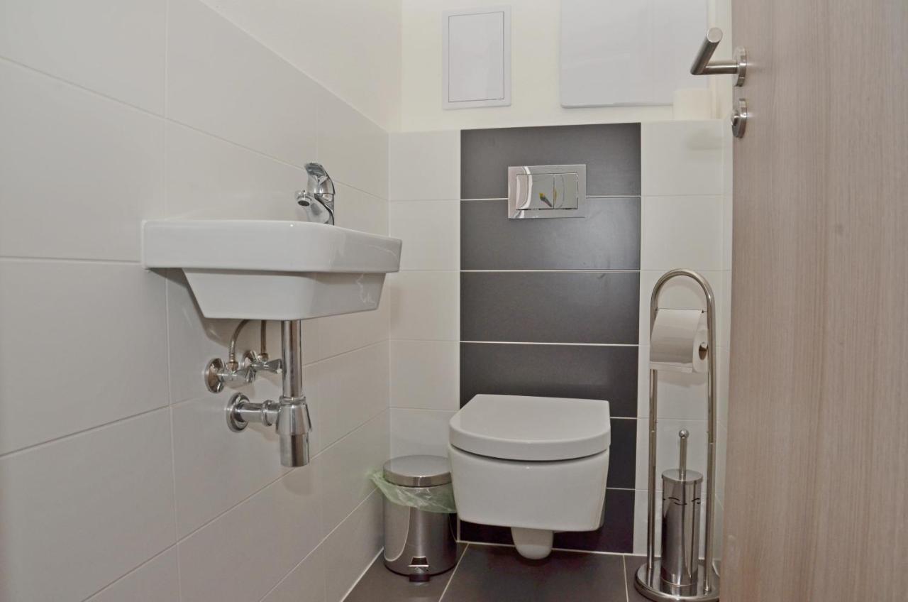 Apartmany Vinohrady เตร็นชีน ภายนอก รูปภาพ